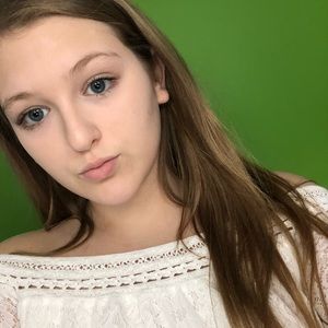 Meet your Posher, Maya